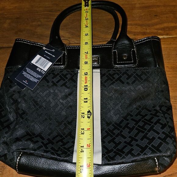 NWT Tommy Hilfiger Small Black Cloth Handbag Gold Logo Zip Purse Classic Chic - Picture 12 of 13